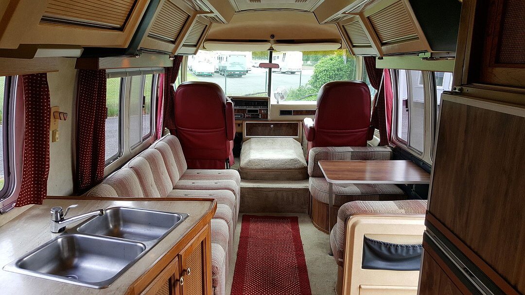 1982 Airstream 310 Aluminium Motorhome Inside