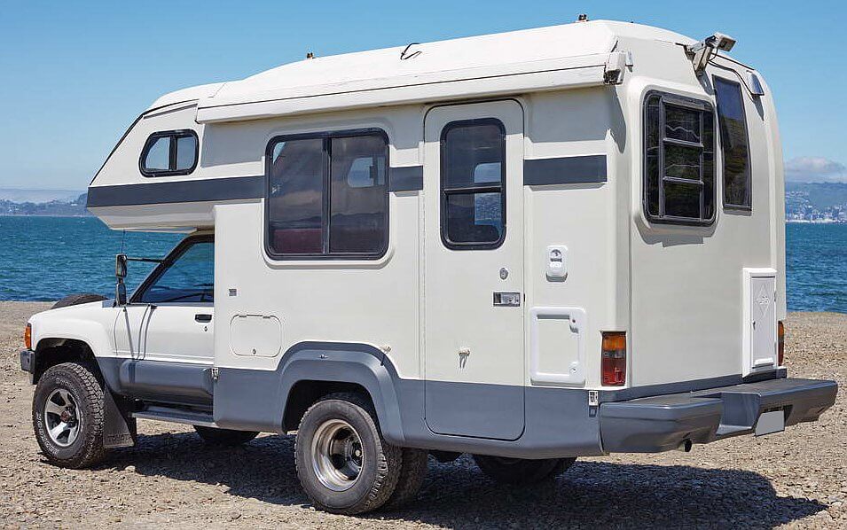 1988 Global Galaxy Toyota Hilux 4x4 Camper