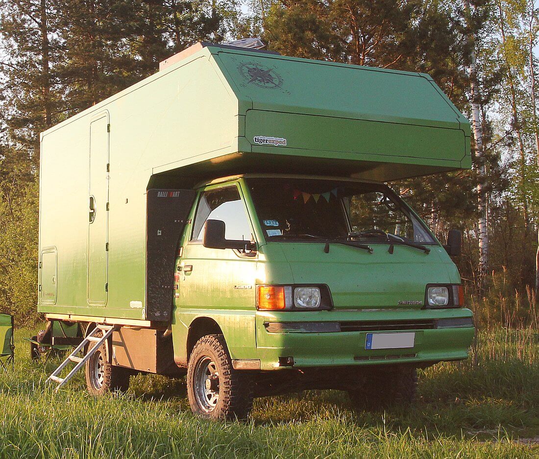 1999 Mitsubishi L300 4×4 Nomadcampers GFK Wohnkabine